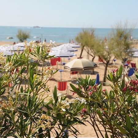 Hotel Fenix Cavallino-Treporti Exterior photo